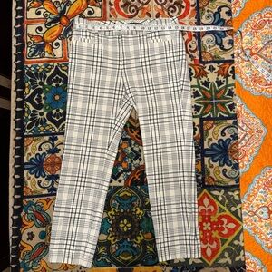 Banana Republic Women’s Pants, size 6 Trouser in Blue Plaid